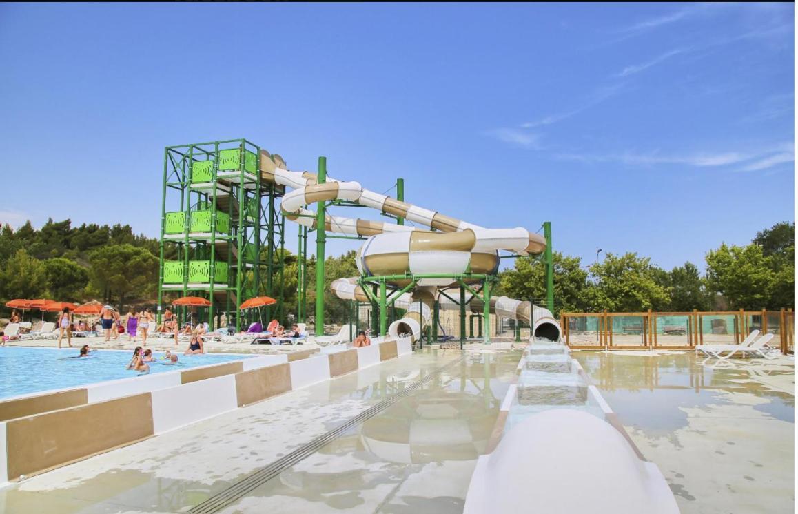 Mobil-Home 6 Personnes - Camping La Falaise 4* / Piscine / Club Enfants / Spa / Restaurant / Animations Нарбонна Экстерьер фото